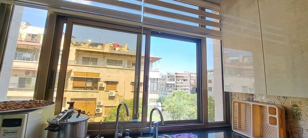 الموقع: دمشق المزرعة – شارع الملك العادل (موقع مخدّم وقريب من كل شيء).