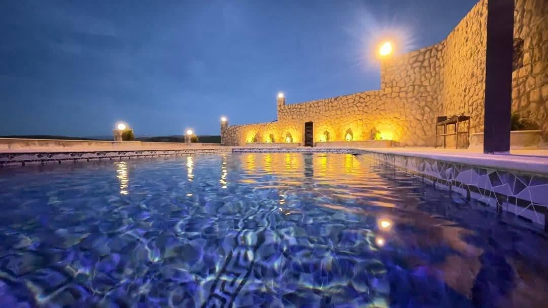 الموقع : تكية اول سهل الزبداني شارع المزارع
